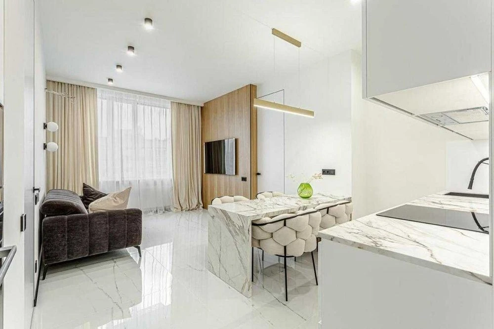 Sale of 3-room apartment 106m2 with design renovation TRIIINITY (TRINITY