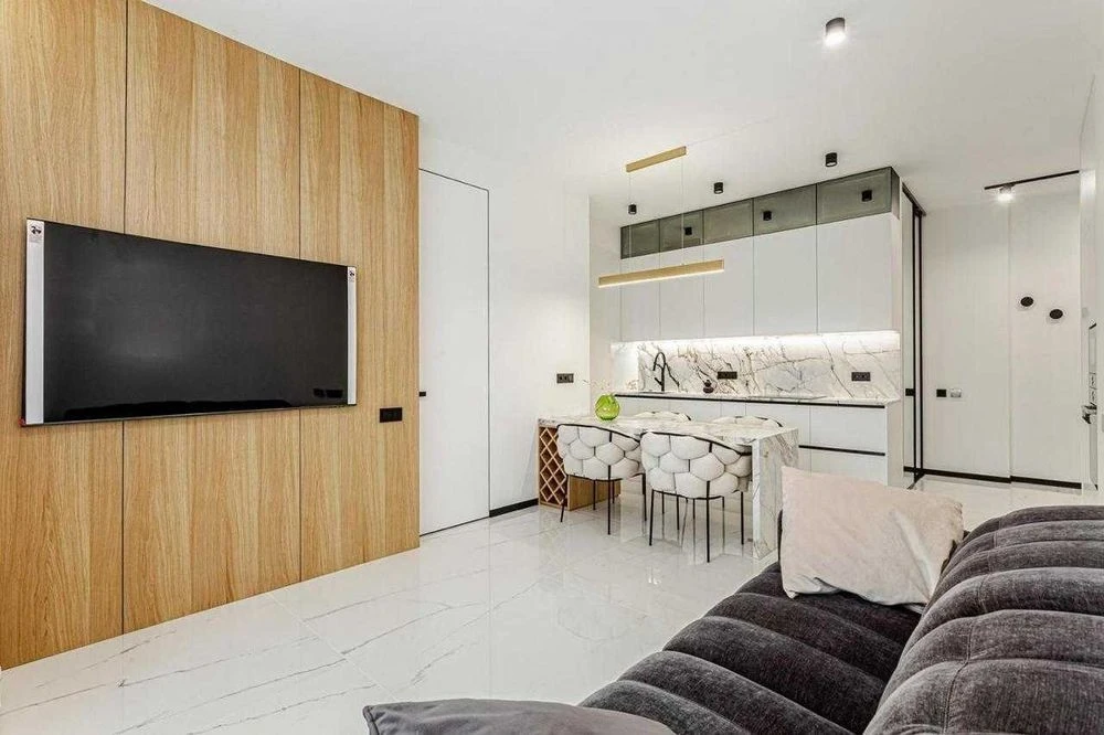 Sale of 3-room apartment 106m2 with design renovation TRIIINITY (TRINITY