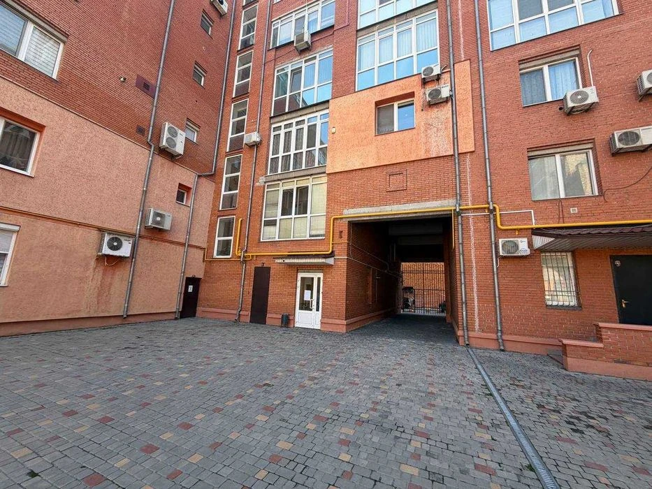 I will sell a 3k apartment in the center of Dnipro. Residential complex Sozidatel.
