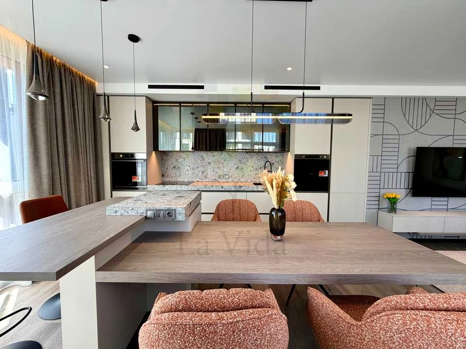 Apartment. Kyiv, Salyutna St., (Building 03801-03901)