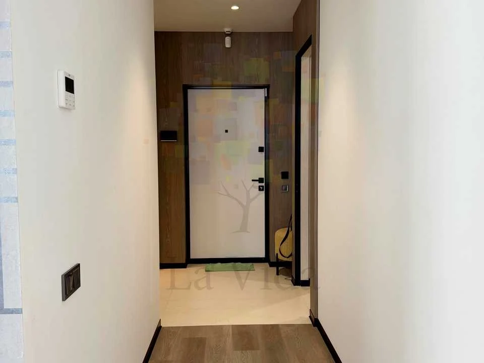 Apartment. Kyiv, Salyutna St., (Building 03801-03901)