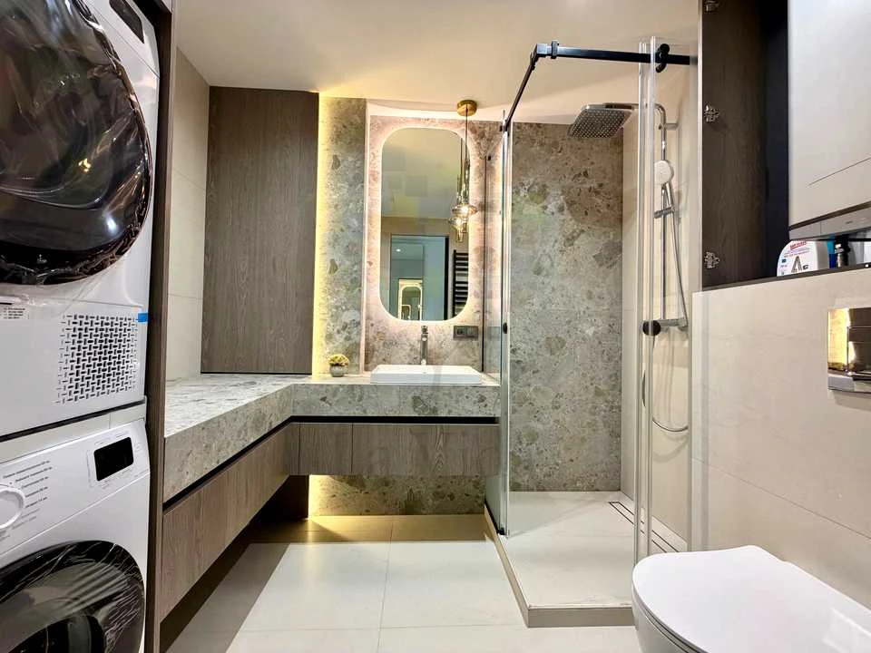 Apartment. Kyiv, Salyutna St., (Building 03801-03901)