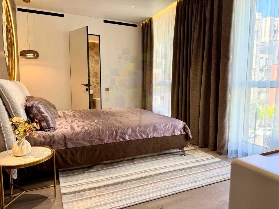 Apartment. Kyiv, Salyutna St., (Building 03801-03901)