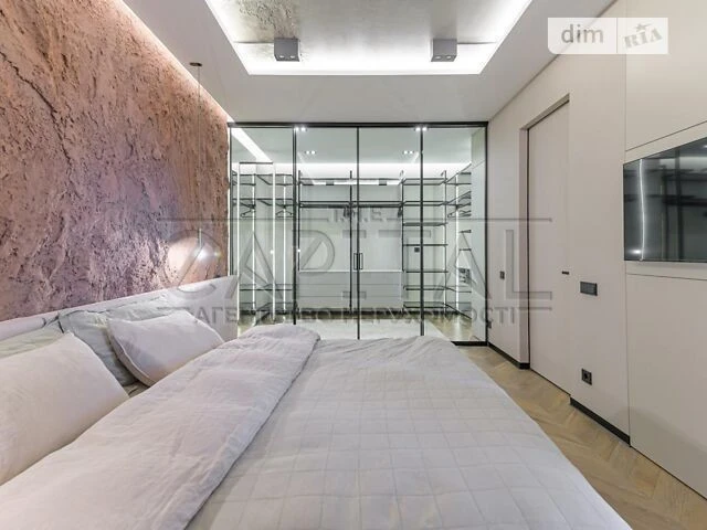 Sale of 2-room apartment 74 sq. m on Naberezhno-Rybalskaya street