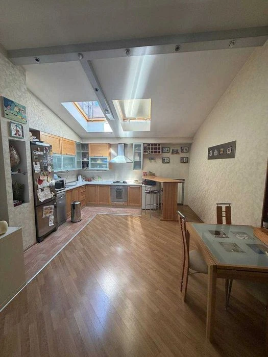 I will sell a 3k apartment in the center of Dnipro. Residential complex Sozidatel.