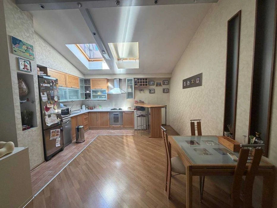 I will sell a 3k apartment in the center of Dnipro. Residential complex Sozidatel.