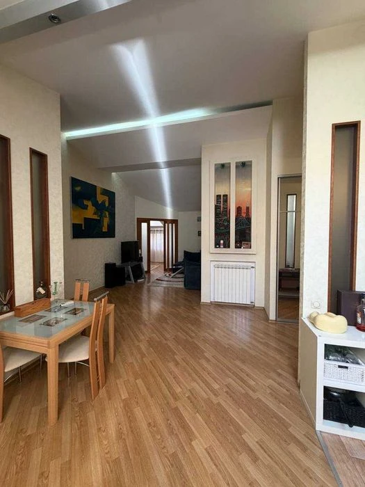 I will sell a 3k apartment in the center of Dnipro. Residential complex Sozidatel.