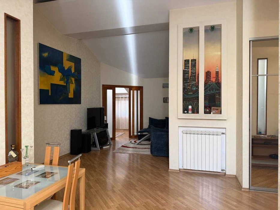 I will sell a 3k apartment in the center of Dnipro. Residential complex Sozidatel.