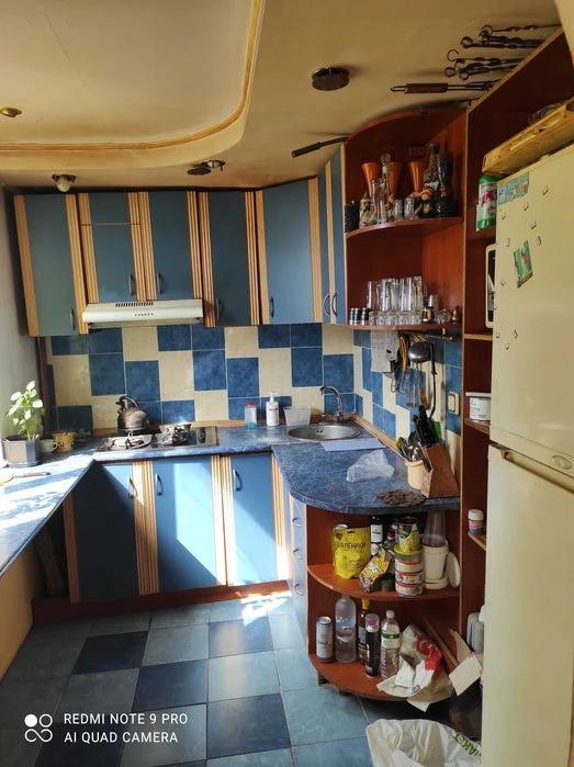 Selling a 2-room apartment near the Heroes of Labor metro station, 52 square meters.