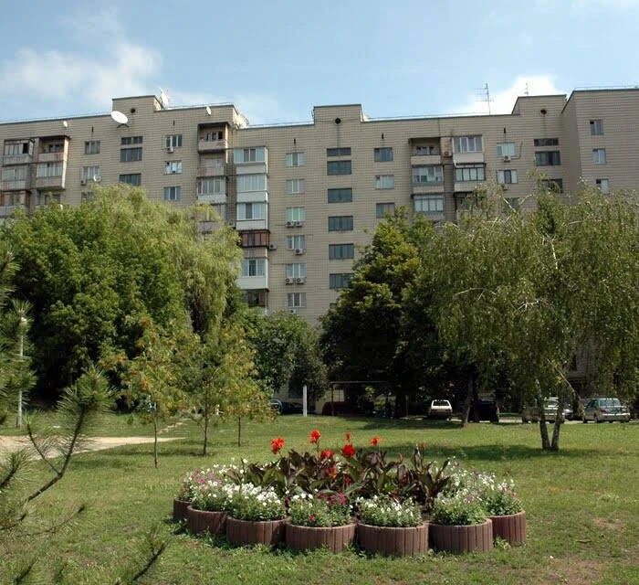 I will sell a 2-room apartment in the center, a brick house, gas, "special purpose"