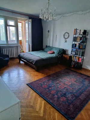 I will sell a 2-room apartment in the center, a brick house, gas, "special purpose"