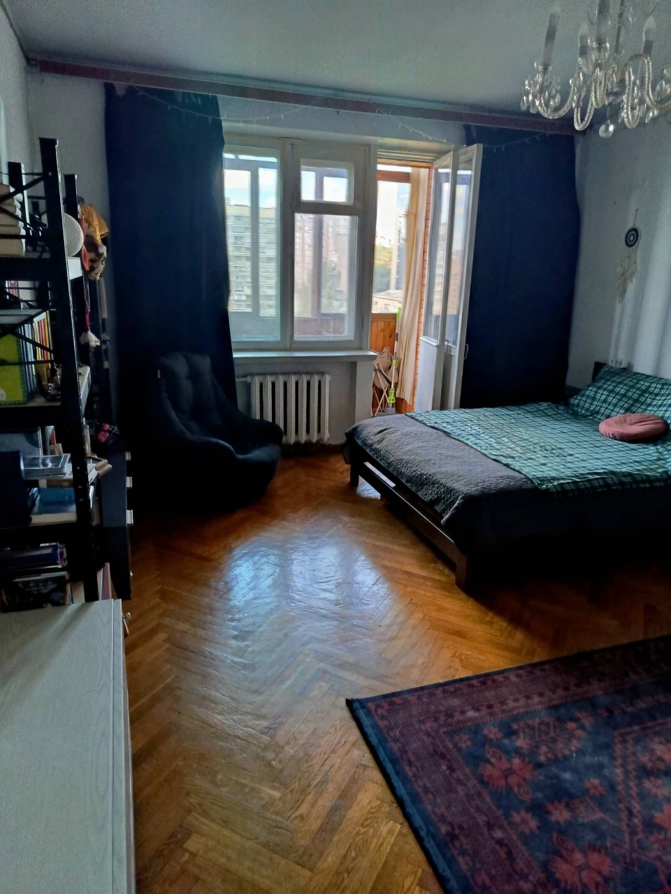 I will sell a 2-room apartment in the center, a brick house, gas, "special purpose"
