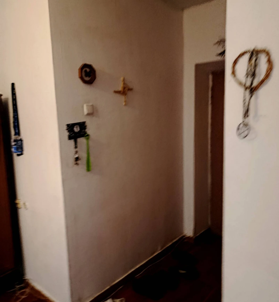 I will sell a 2-room apartment in the center, a brick house, gas, "special purpose"