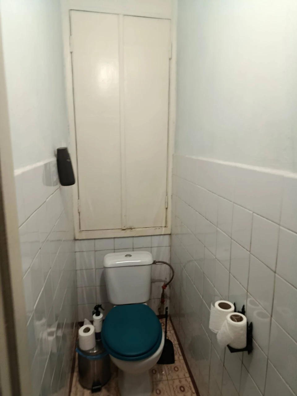 I will sell a 2-room apartment in the center, a brick house, gas, "special purpose"