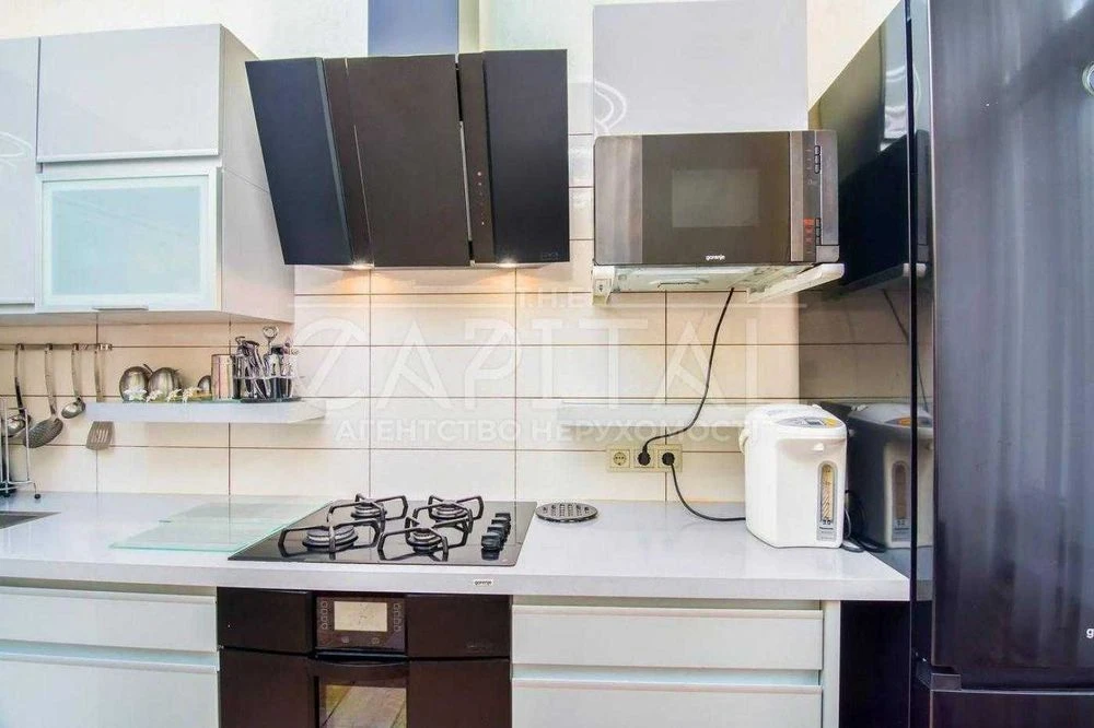 Продаж квартири, вул. Саксаганського, Царський будинок
