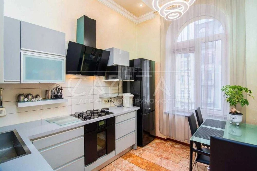 Продаж квартири, вул. Саксаганського, Царський будинок