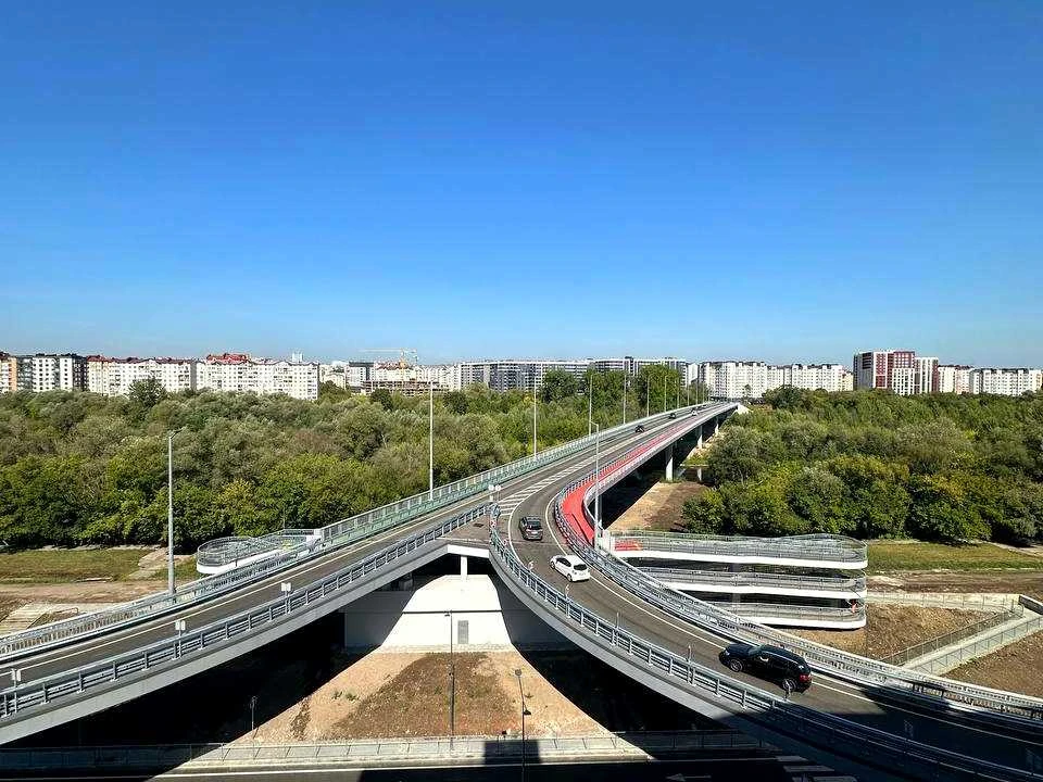 Квартира. Ивано-Франковск, Надречная ул., (Дом 2)