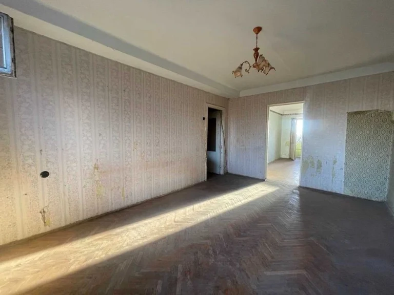 Продам 2 ком. 46 м2, Харьковское шоссе, 21/1, Дарницкий р-н,