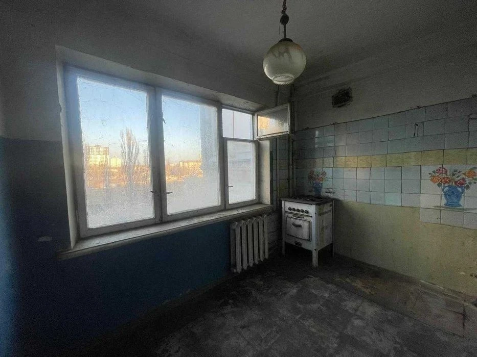Продам 2 ком. 46 м2, Харьковское шоссе, 21/1, Дарницкий р-н,