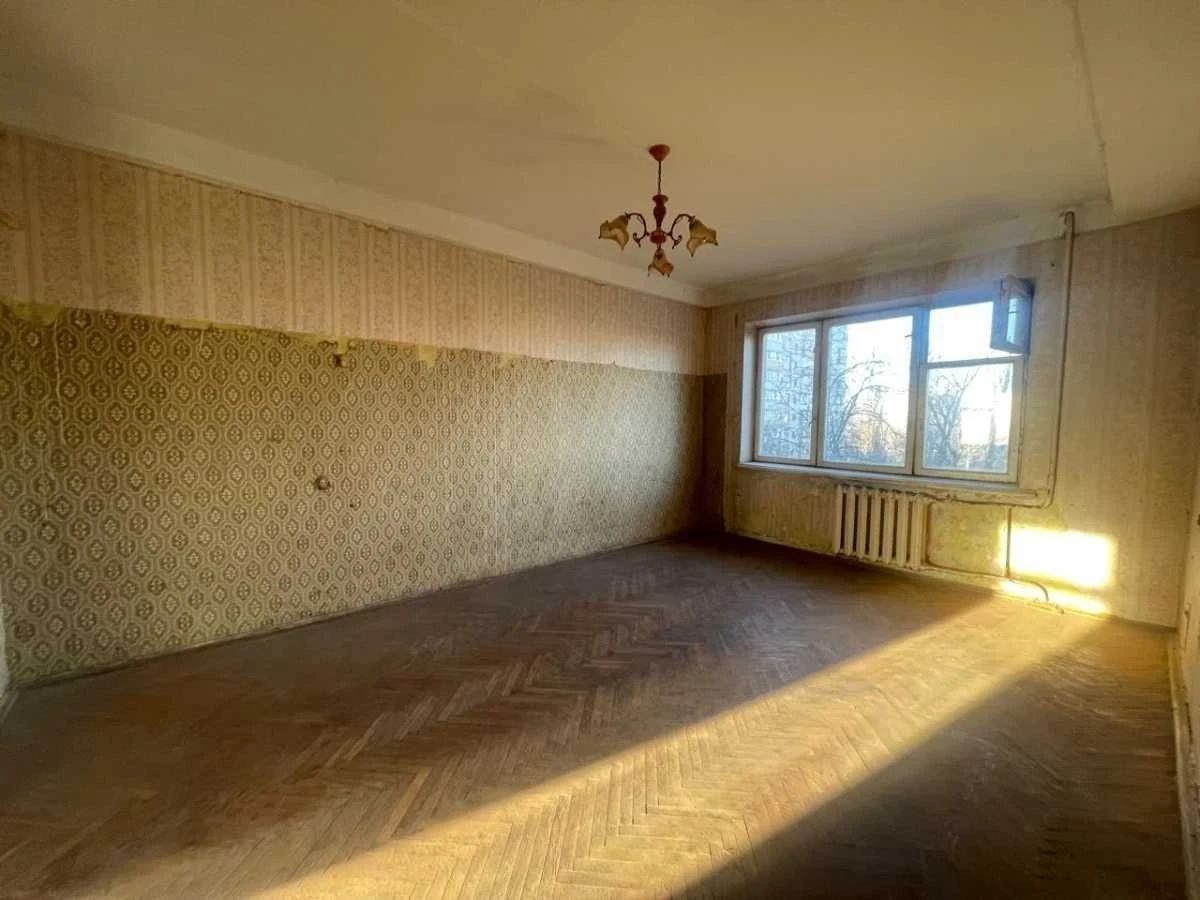 Продам 2 ком. 46 м2, Харьковское шоссе, 21/1, Дарницкий р-н,