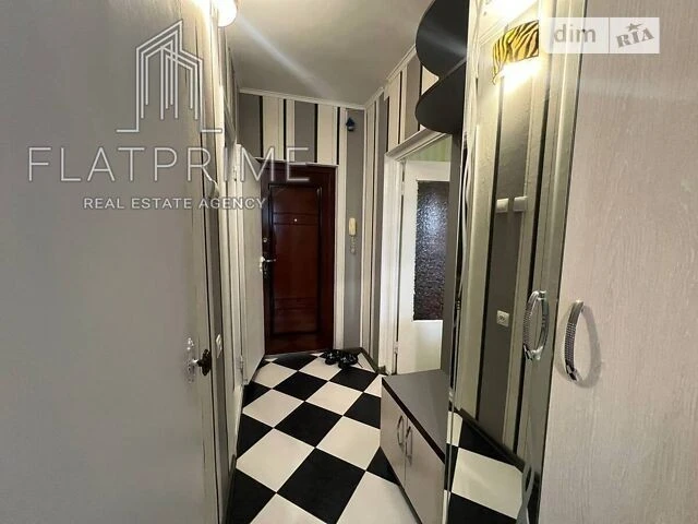 Sale of 1-room apartment 36 sq. m. on Akademika Zabolotnogo St. 32