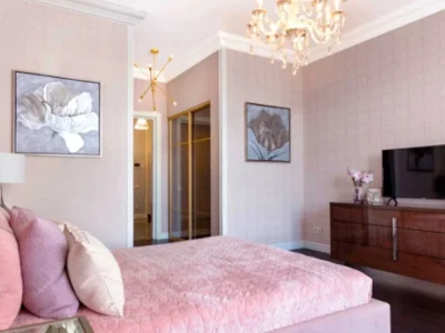 Apartment. Odesa, Dovzhenko St.