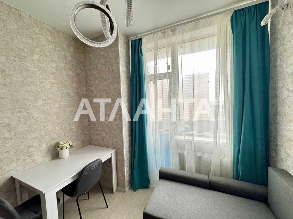 В продаже смарт-квартира с ремонтом и мебелью на Таирово.
