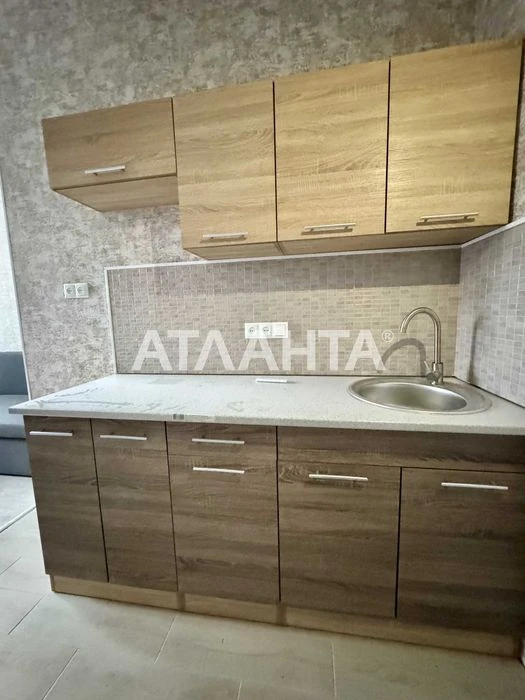 В продаже смарт-квартира с ремонтом и мебелью на Таирово.