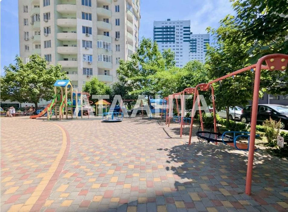 В продаже смарт-квартира с ремонтом и мебелью на Таирово.
