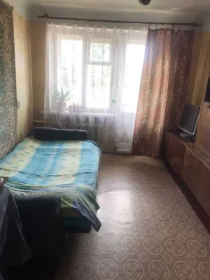 I am selling a 2-room apartment.