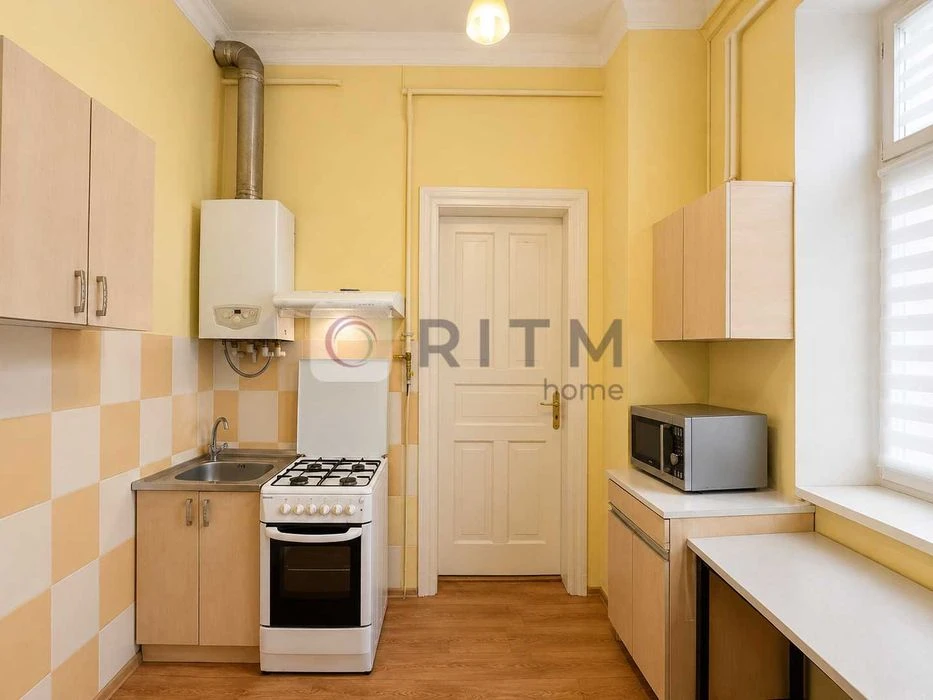 3-room apartment for sale in an Austrian building - Center (near Ma