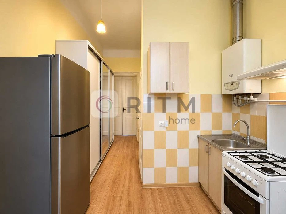 3-room apartment for sale in an Austrian building - Center (near Ma