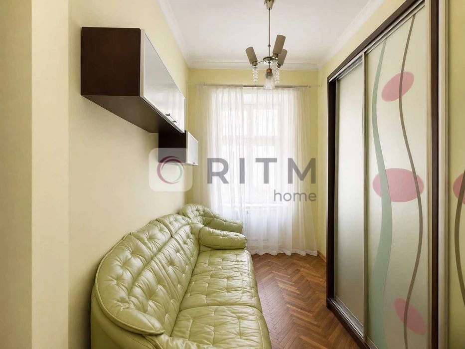 3-room apartment for sale in an Austrian building - Center (near Ma
