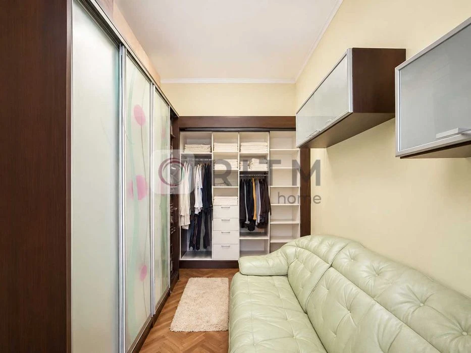 3-room apartment for sale in an Austrian building - Center (near Ma