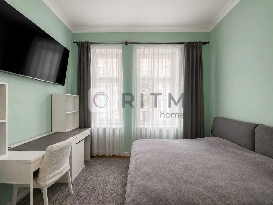 3-room apartment for sale in an Austrian building - Center (near Ma