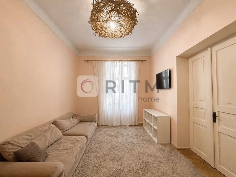 3-room apartment for sale in an Austrian building - Center (near Ma