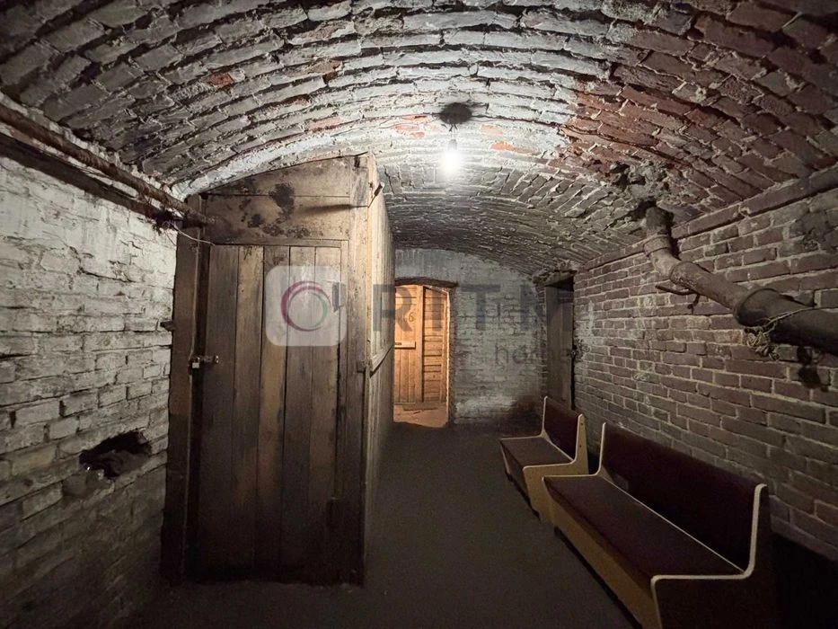 3-room apartment for sale in an Austrian building - Center (near Ma