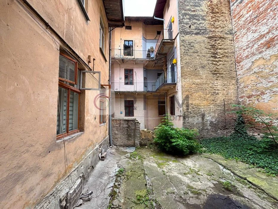 3-room apartment for sale in an Austrian building - Center (near Ma