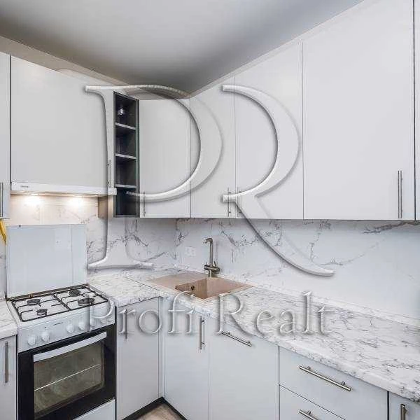 1-room apartment for sale 41 m², Pryvokzalna St., 10