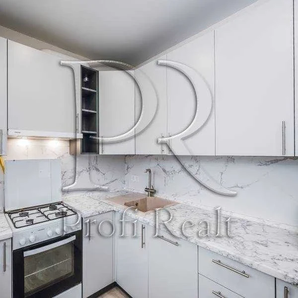 1-room apartment for sale 41 m², Pryvokzalna St., 10