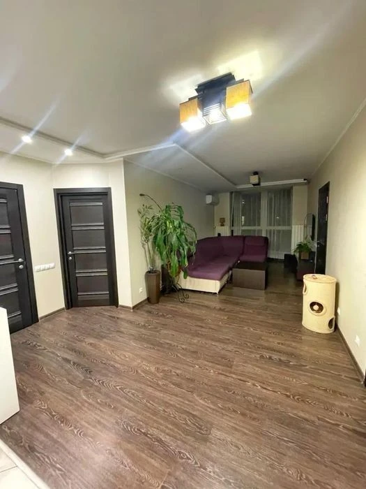For sale. Two-room apartment. Residential complex Poznyaki -4a. Dragomanova 2A
