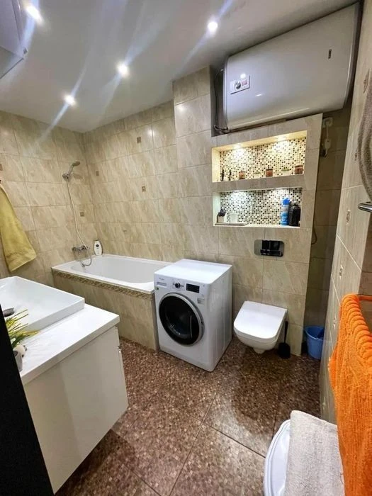 For sale. Two-room apartment. Residential complex Poznyaki -4a. Dragomanova 2A