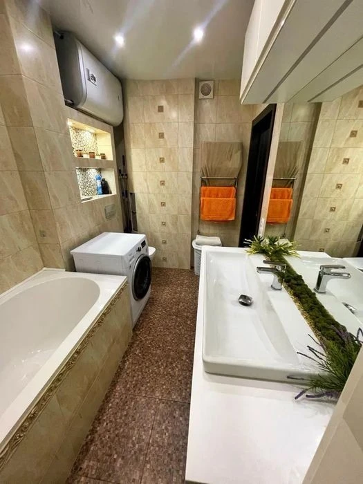 For sale. Two-room apartment. Residential complex Poznyaki -4a. Dragomanova 2A