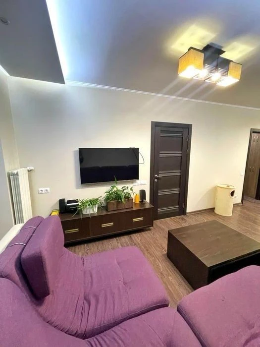 For sale. Two-room apartment. Residential complex Poznyaki -4a. Dragomanova 2A