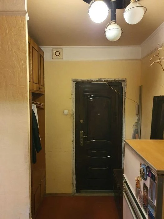 Two-room apartment for sale Kharkiv highway 146