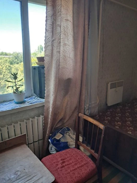 Selling a 2-room apartment in a brick building in New Houses, 5 min.m. "Ar