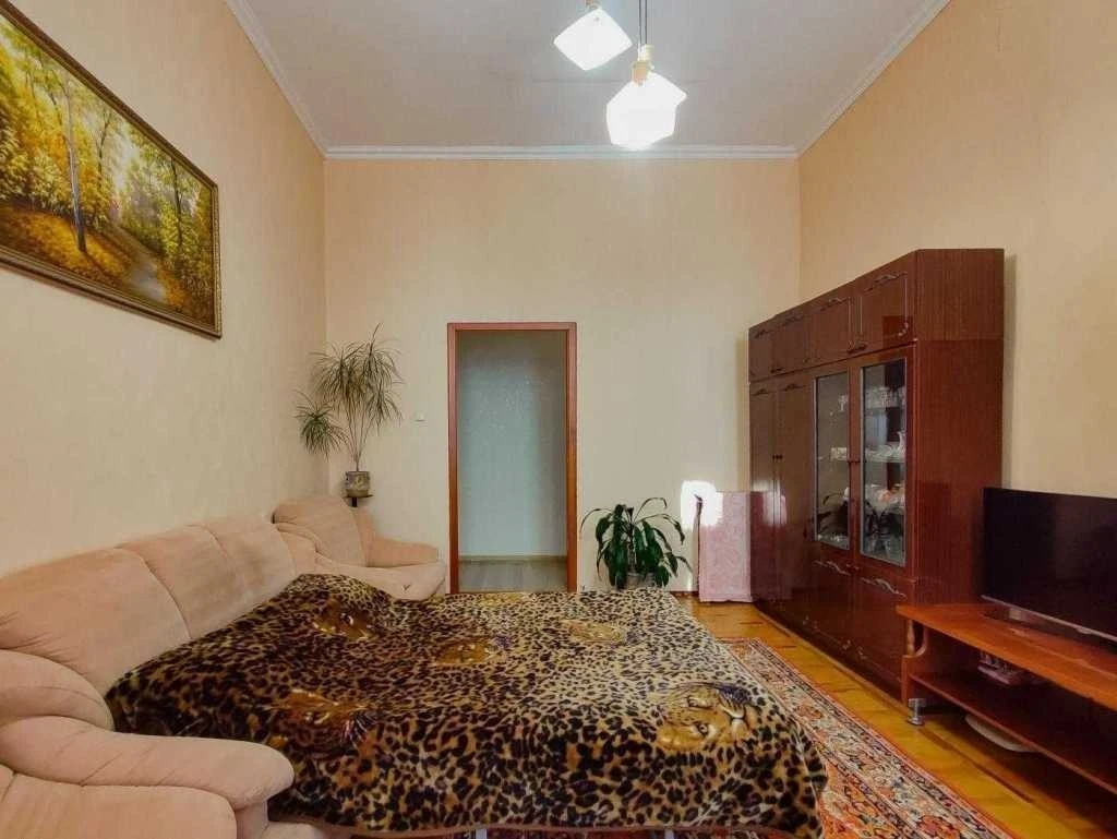 Sale of a 3-room apartment of 90 m², Mykhailovskaya Street, 24V