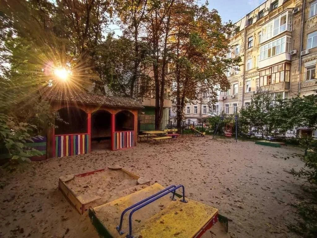 Sale of a 3-room apartment of 90 m², Mykhailovskaya Street, 24V