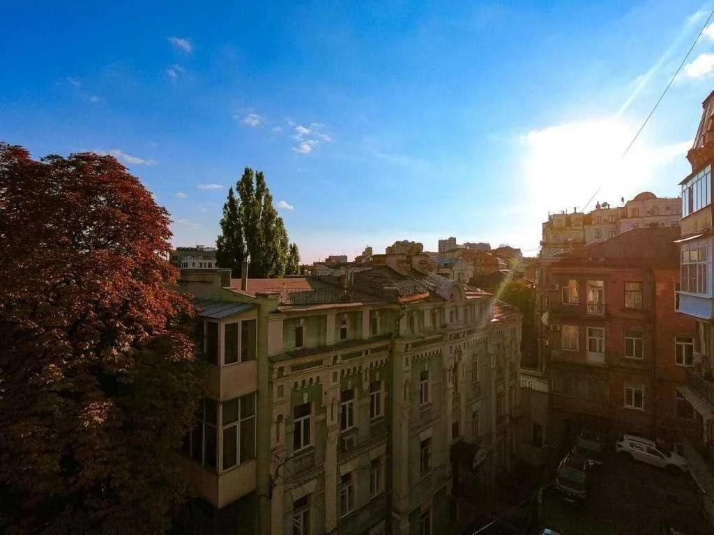 Sale of a 3-room apartment of 90 m², Mykhailovskaya Street, 24V