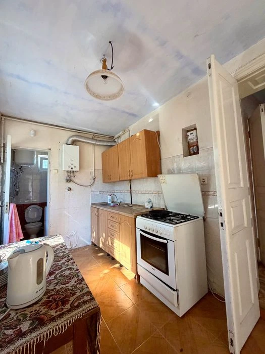 A GOOD HOUSE in the very center of the village of Kotovsky on Marselsk